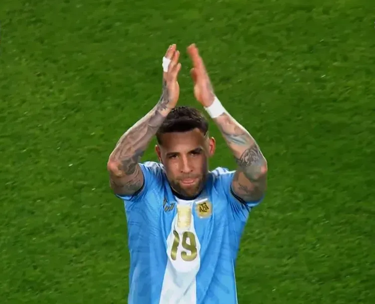 Otamendi despede-se da seleção com direito a homenagem e golo